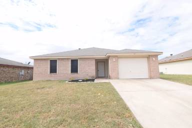 Main picture of 401 Sumac Trl