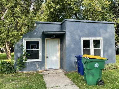 Main picture of 880 Kellogg St
