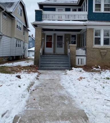 Main picture of 2760 N 44th St
