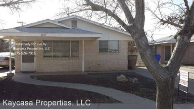 Main picture of 2127 Desert Dr