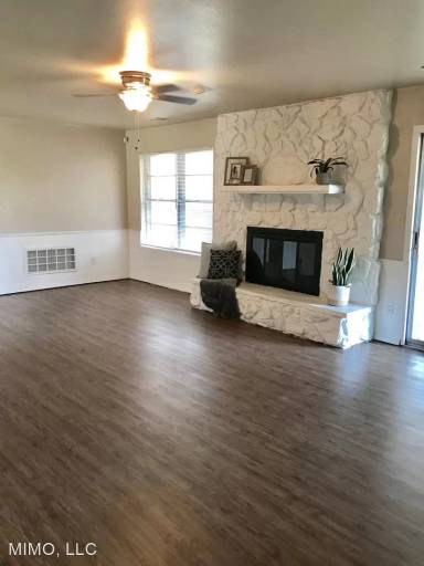 Main picture of 1445 SW 70th St