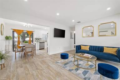 Main picture of 601 SW 44th Pl