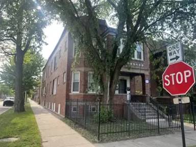 Main picture of 1006 W 77th St