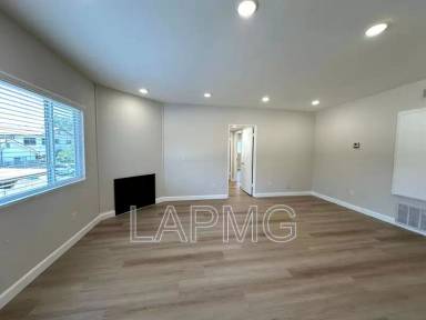 Main picture of 5435 Bellingham Ave