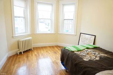 Main picture of 232 Kelton St