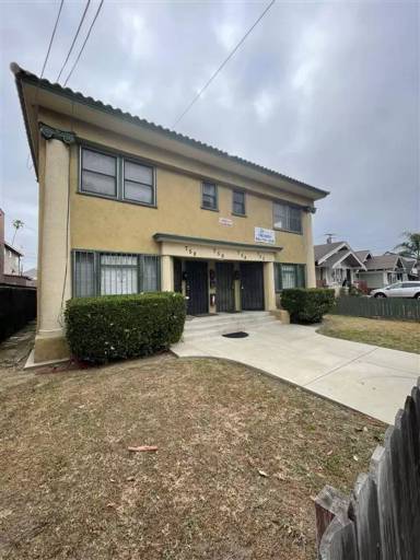 Main picture of 752 Orange Ave