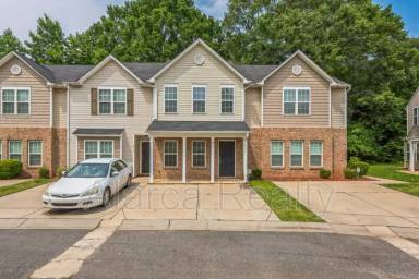 Main picture of 861 Plaza Walk Dr