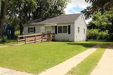 Main picture of 3706 Lancaster St