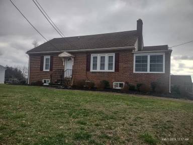 Main picture of 405 Doe Run Rd