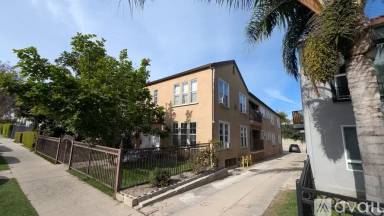 Main picture of 1261 S Plymouth Blvd