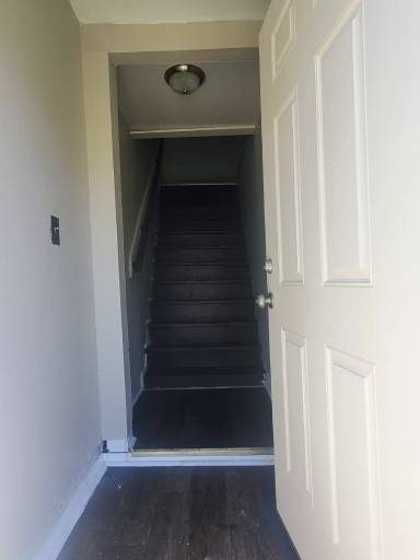 Main picture of 1400 E 5th St