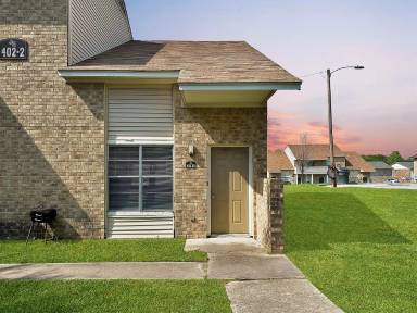 Main picture of 402 Summer Ct