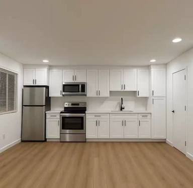 Main picture of 331 W Windsor Rd