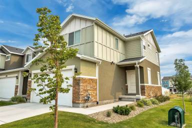 Main picture of Silver Crest East Townhomes