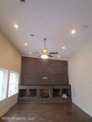 Main picture of 3536 W Walnut St