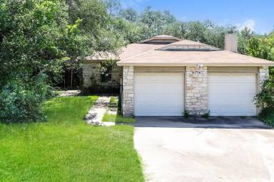 Main picture of 9903 Hundred Oaks Cir