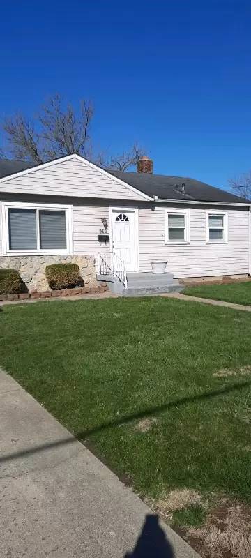 Main picture of 912 Ellen Dr