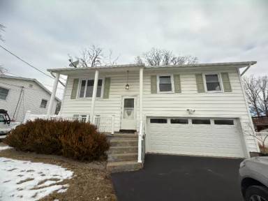 Main picture of 12 Fawn Dr