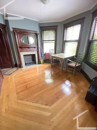 Main picture of 9 Sparhawk St