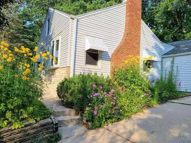 Main picture of 3341 Quincy Ave