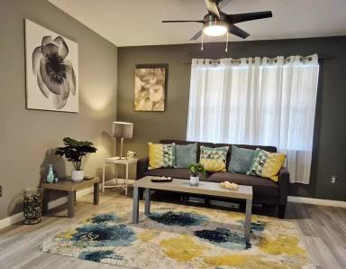 Main picture of Oaks III Condominium