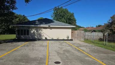 Main picture of 924 Deslonde St