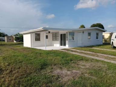 Main picture of 21440 Mallory Ave