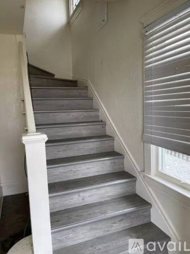 Main picture of 400 S Mission St