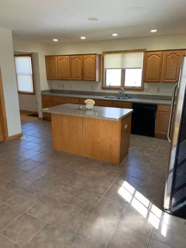 Main picture of 49 Beacon St