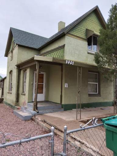Main picture of 225 Nelson Ave