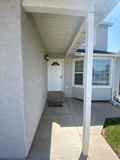 Main picture of 562 W 1475 N