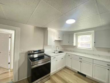 Main picture of 114 Jewett St