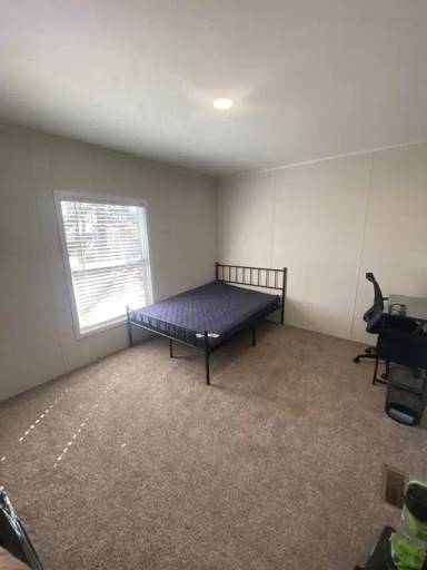 Main picture of 325 Robin Ln