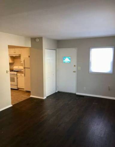 Main picture of 921 Rochester St