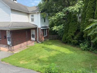 Main picture of 102 W Breaker St