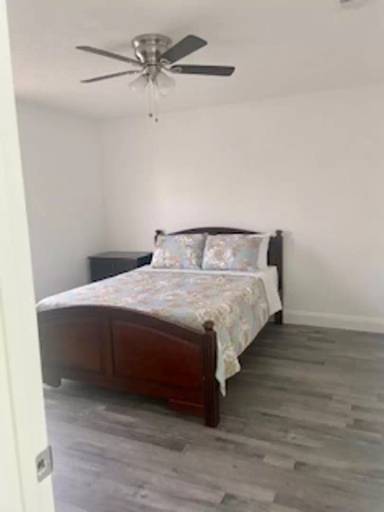 Main picture of 5604 Beach Dr