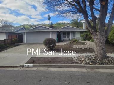 Main picture of 688 Cree Dr