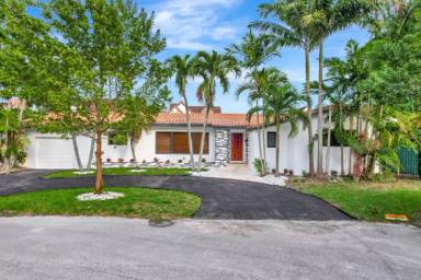 Main picture of 3655 Riviera Ct