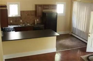 Main picture of 212 N Summit St
