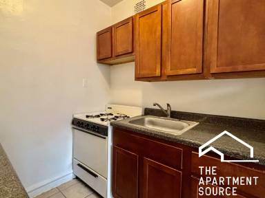 Main picture of 4829 N Damen Ave