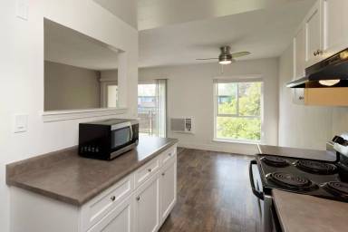 Main picture of Shoreline 1841 Apartment Homes