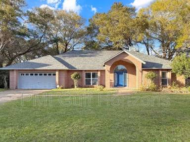 Main picture of 404 Buxton Way