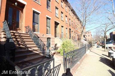 Main picture of 15 Jefferson Ave
