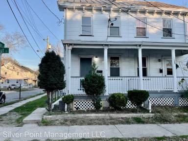 Main picture of 137 Walnut St