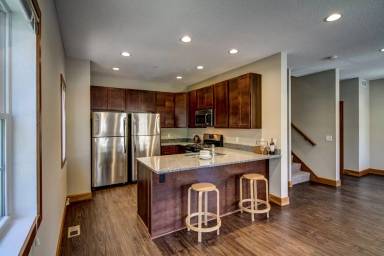 Main picture of 1208 Como Ave SE