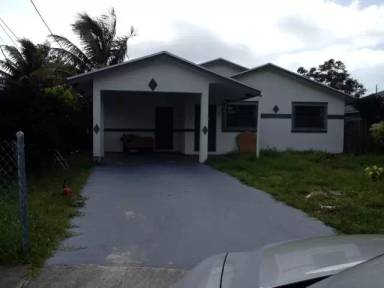 Main picture of 226 NW 7th Ave