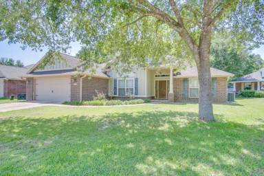 Main picture of 5485 Tucker Cir