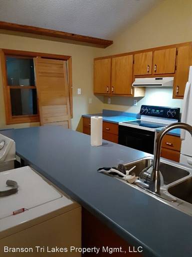 Main picture of 41 Glen Oaks Dr