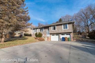 Main picture of 806 Mohanna Pl