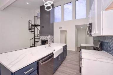 Main picture of 6738 Eastridge Dr